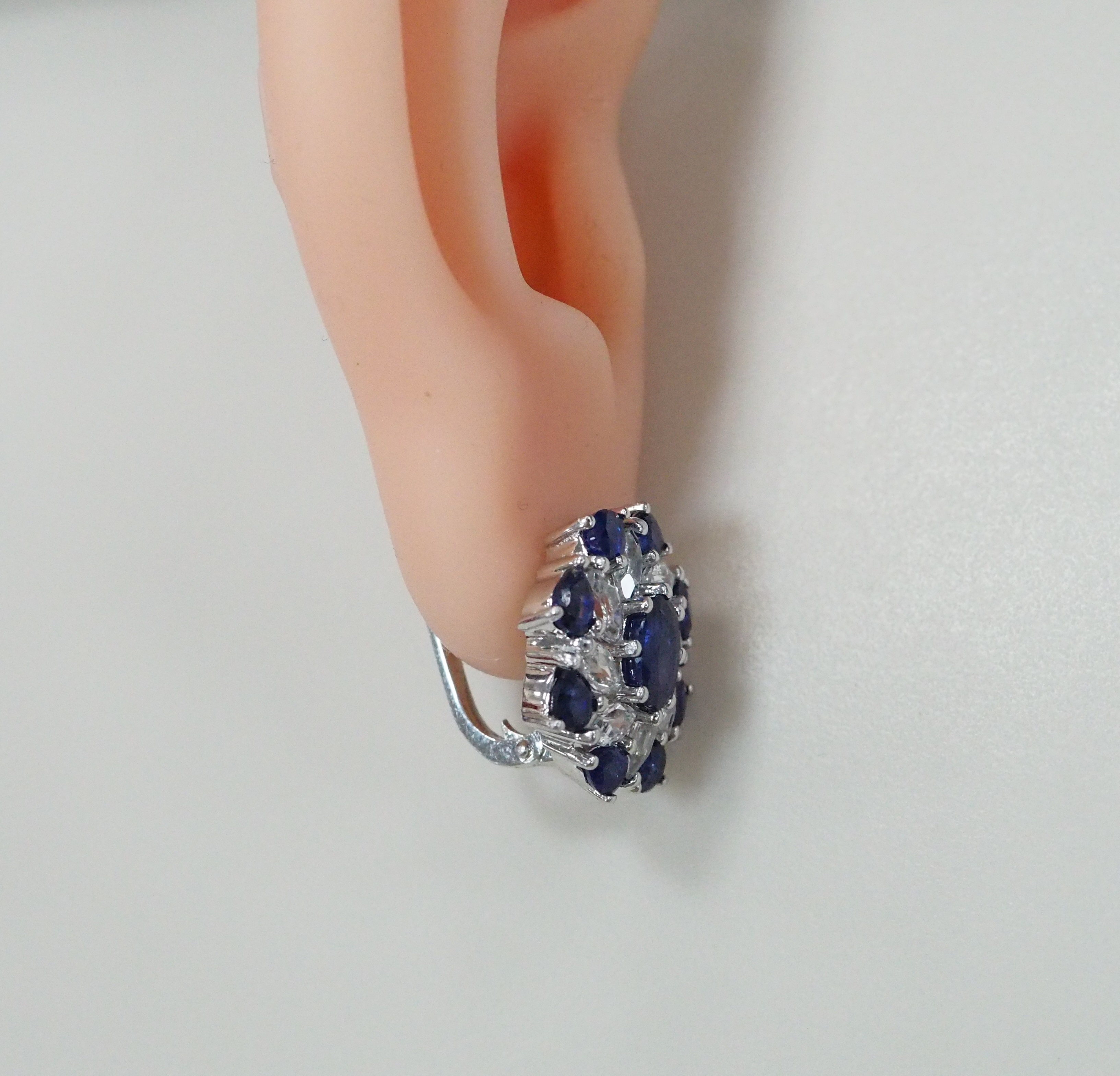 Серебряные серьги с сапфирами